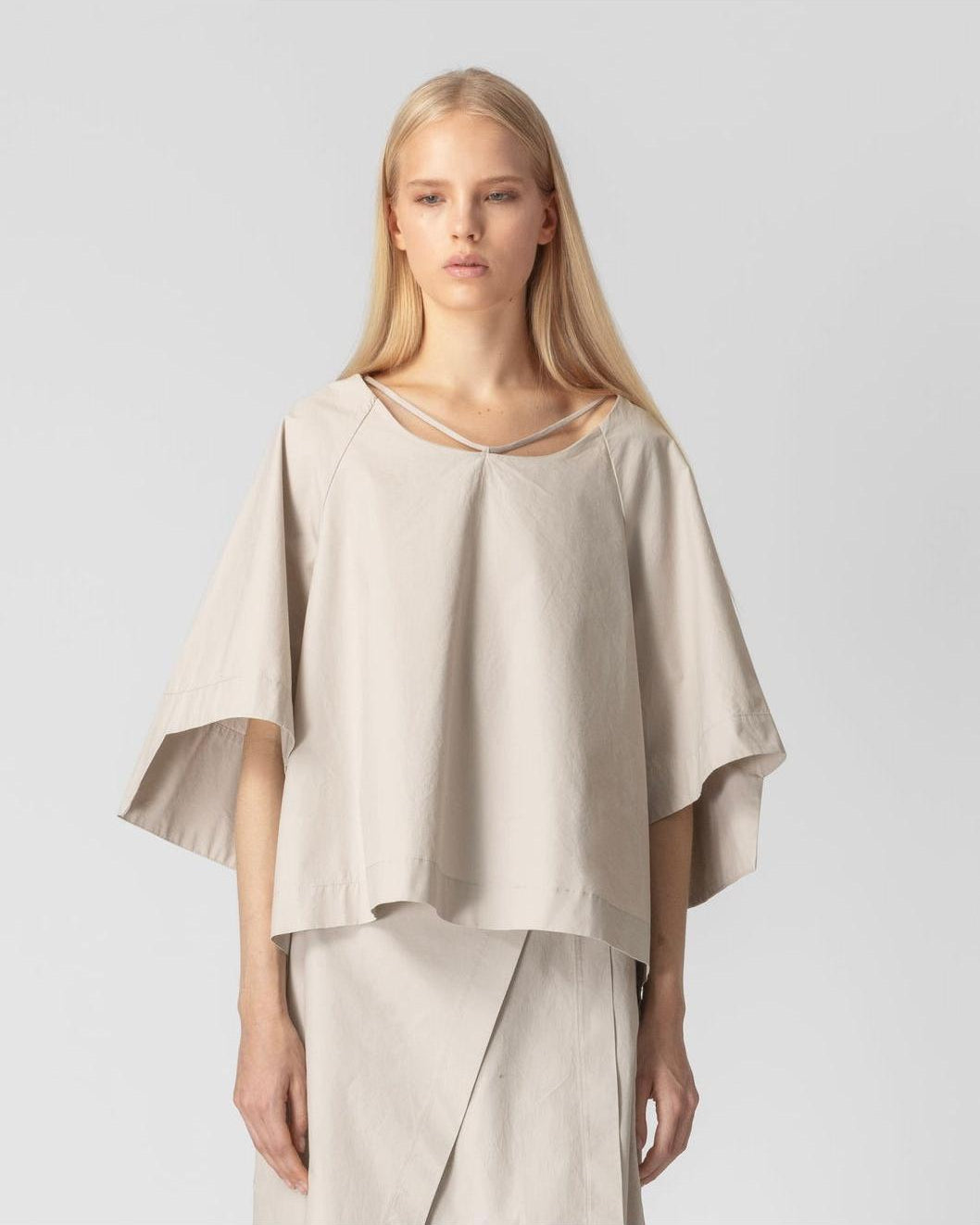 LOTUSESSER Top PARIA