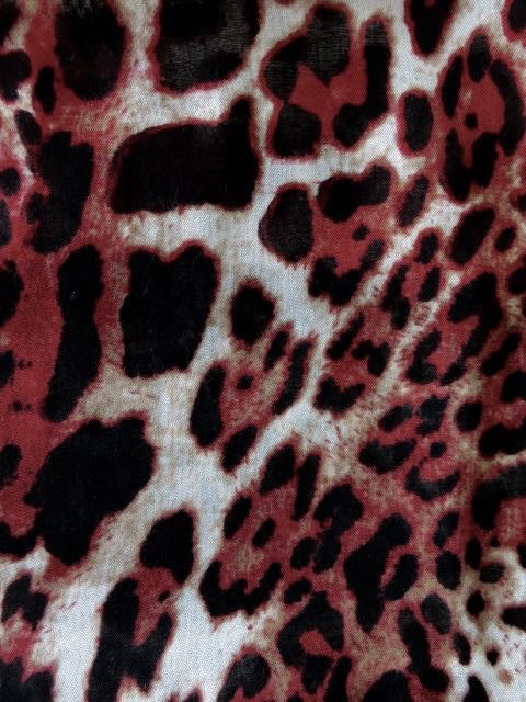 ROMANO Schal mit rotem und schwarzem Leopardenmuster