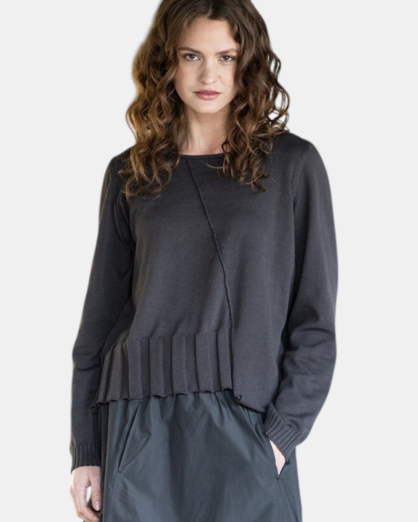 LEEZZA AMBER & MOON DARCY charcoal grey boxy pullover with a round neck and subtle jacquard texture on a model.