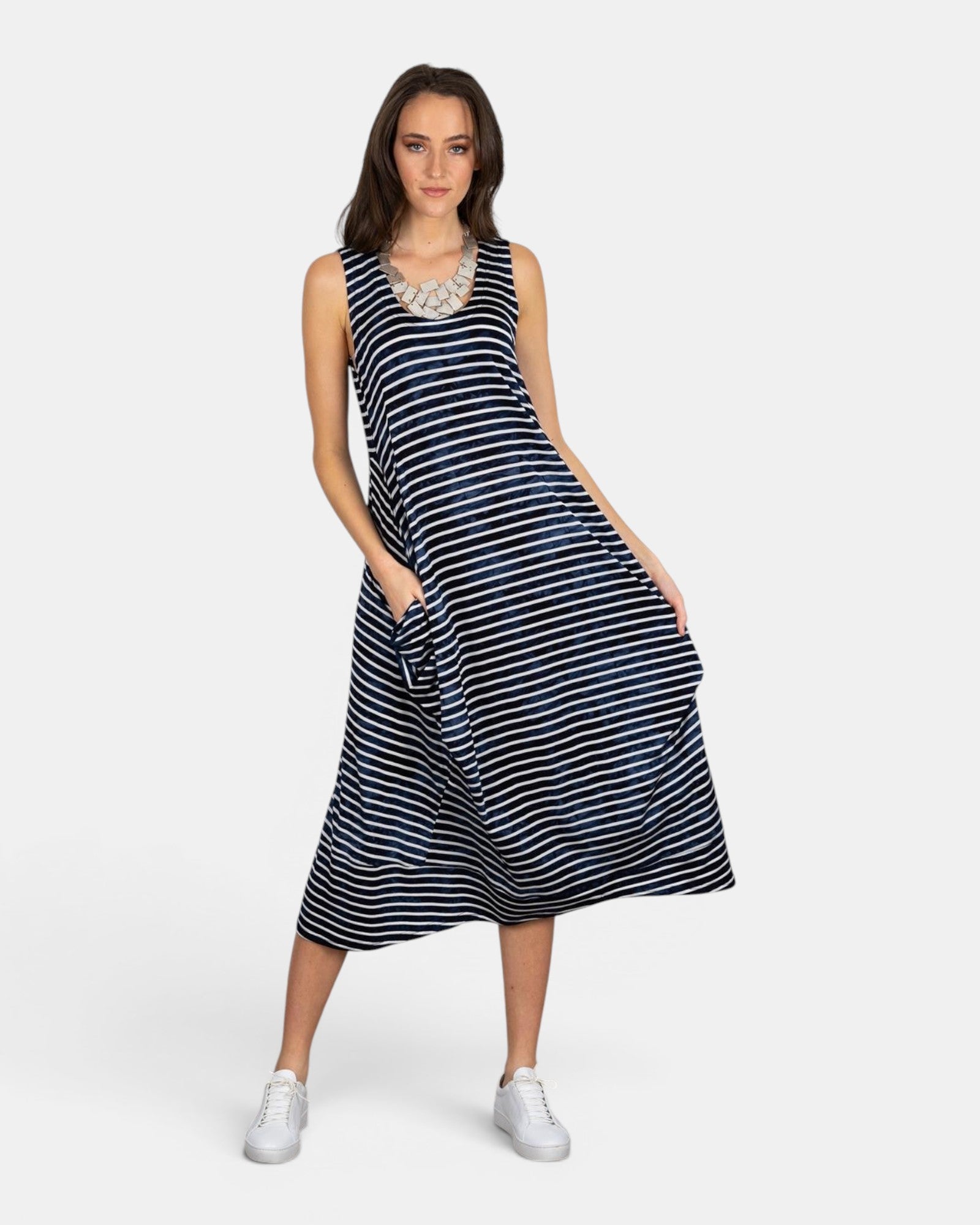 LEEZZA ärmelloses Kleid BERLIN