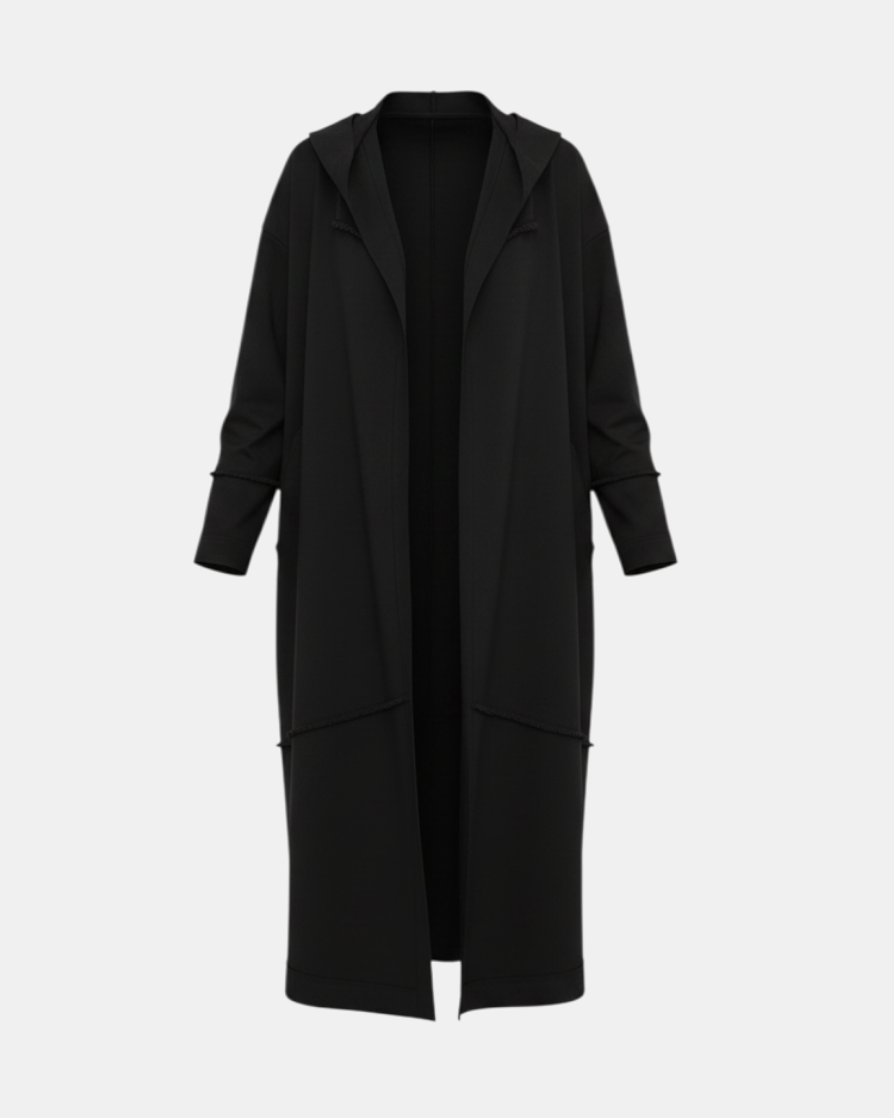 LEEZZA OZAI N KÜ schwarze lange Weste mit Kapuze und minimalistischem Design aus weichem Viskose-Mix-Punto-Stoff.